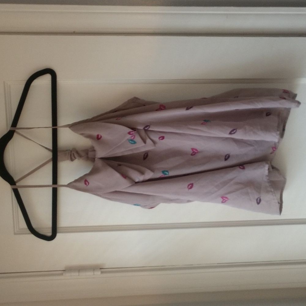 Xhilaration leaf print tank top size Large